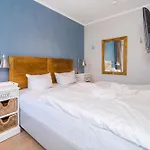 Baltischer Hof 20 *