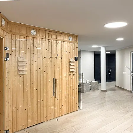 Baltischer Hof 20 *